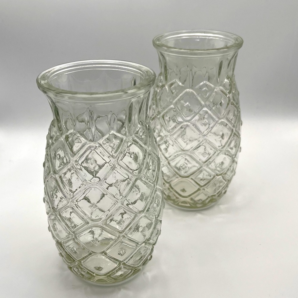 SET OF TWO GLASS VESSELS / VASES